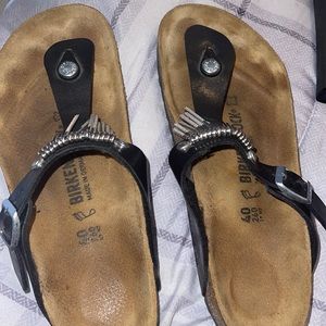 Birkenstock Gizeh Black with Fringe
Birkenstock 40/260 L9 WOMEN OR M7 PREOWNED